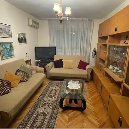 Διαμέρισμα Cozy Flat In The Heart Of
