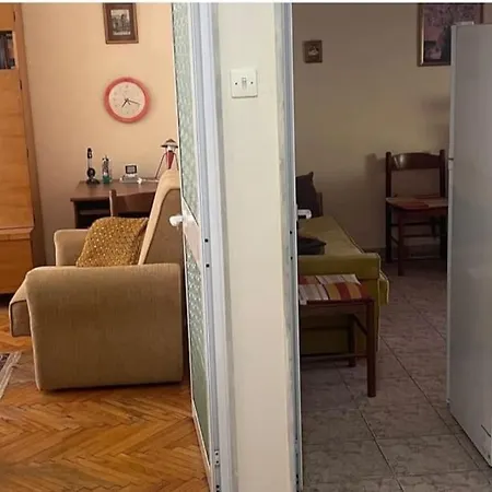 Διαμέρισμα Cozy Flat In The Heart Of